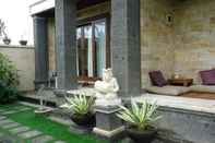 Bar, Cafe and Lounge Pondok Baruna Garden