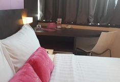 Bedroom 7 favehotel Pluit Junction