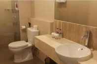 In-room Bathroom favehotel Pluit Junction