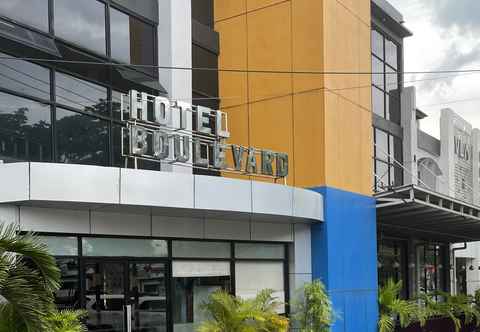 ล็อบบี้ Boulevard Hotel Ternate