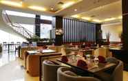 Bar, Kafe dan Lounge 5 ASTON Jayapura Hotel & Convention Center