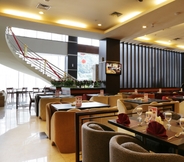 Bar, Kafe, dan Lounge 5 ASTON Jayapura Hotel & Convention Center