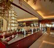 Bar, Cafe and Lounge 7 Istana Nelayan Hotel