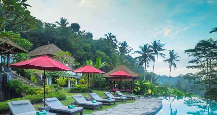 สระว่ายน้ำ Kembang Bali Villa