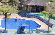 Swimming Pool 6 Hotel Darajat Pass