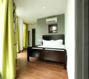 Kamar Tidur 3 Crossroads Hotel