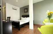 Kamar Tidur 4 Crossroads Hotel