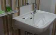 Toilet Kamar 2 Omah Pawon Hotel