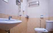 Toilet Kamar 4 Mayview Glory Hotel