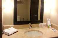 In-room Bathroom Mimosa Hotel