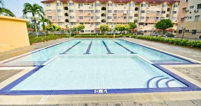 Swimming Pool Saffron Stay Melaka