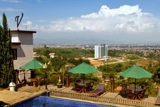 Swimming Pool The Valley Resort Hotel