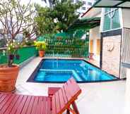 Swimming Pool 2 Royal Ivory Sukhumvit Nana 