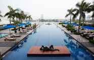 สระว่ายน้ำ 3 Chatrium Hotel Riverside Bangkok