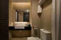Phòng tắm bên trong U Hotel Penang