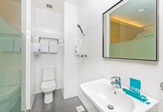 In-room Bathroom 6 Hotel 81 Rochor