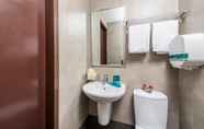 In-room Bathroom 6 Hotel 81 Balestier