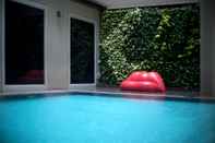 Swimming Pool V Hotel Bencoolen