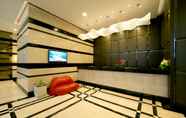 Lobby 2 V Hotel Bencoolen