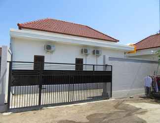 ภายนอกอาคาร 2 Zalika House Kuta - 4 Bedroom House