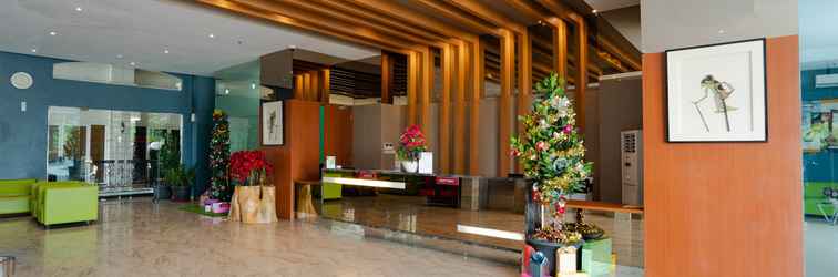 Lobi The Crew Hotel Kualanamu International Airport