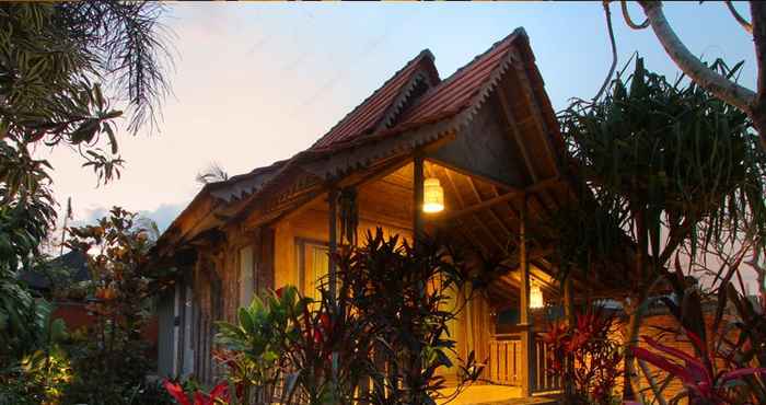 Luar Bangunan Suarti Boutique Village