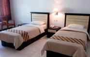 Kamar Tidur 5 Paiton Resort Hotel 1