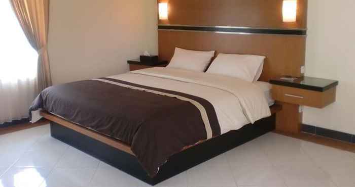 Bedroom Paiton Resort Hotel 2