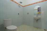 In-room Bathroom Alamanda Town House