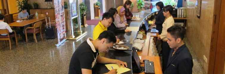 Lobby Hotel Grand Continental Kuching