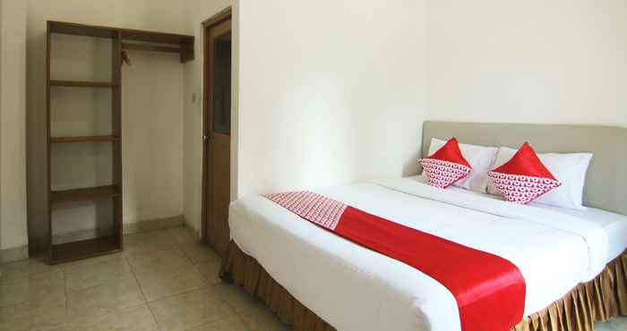 Bedroom OYO 1456 Hotel Garuda