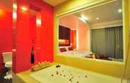 In-room Bathroom 4 Alfresco Hotel Patong