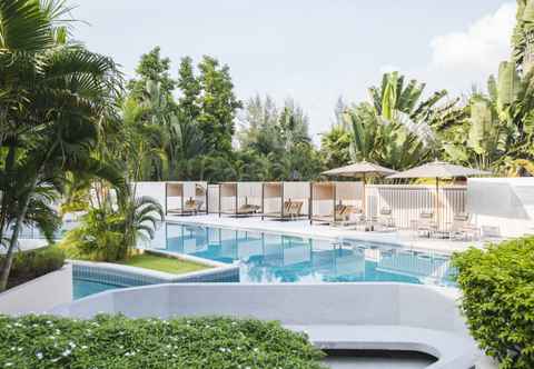สระว่ายน้ำ Dewa Phuket Resort & Villas