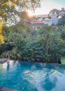 SWIMMING_POOL Yuliati House