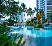 Kolam Renang 2 Chatrium Residence Sathon Bangkok 