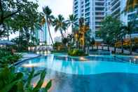 สระว่ายน้ำ Chatrium Residence Sathon Bangkok 