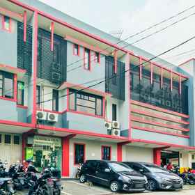 ASOKA INN 1 , 飯店POLTEKPOS图书馆