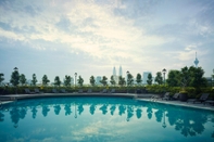 Swimming Pool Sunway Putra Hotel Kuala Lumpur