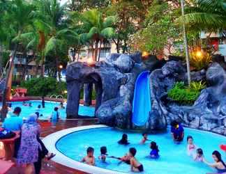 Swimming Pool 2 Malacca Hotel Apartment