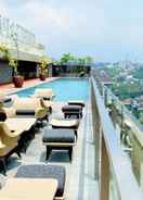 SWIMMING_POOL Louis Kienne Hotel Simpang Lima