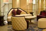 Lobby Louis Kienne Hotel Simpang Lima