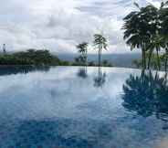 Hồ bơi 4 Amartahills Hotel and Resort Batu