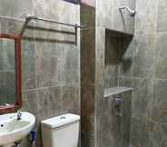 In-room Bathroom 6 Hotel Wisata Bandar Jaya