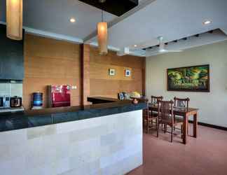 Lobby 2 Nang Ade Villa by Pramana Villas