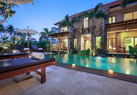 Swimming Pool Nang Ade Villa by GenuineHost