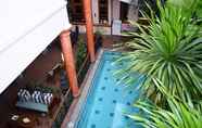 Swimming Pool 5 Pesona Guest House Jakarta