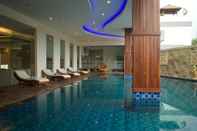 Swimming Pool Hotel Safin Pati