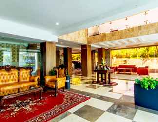 Lobby 2 Hotel Albis