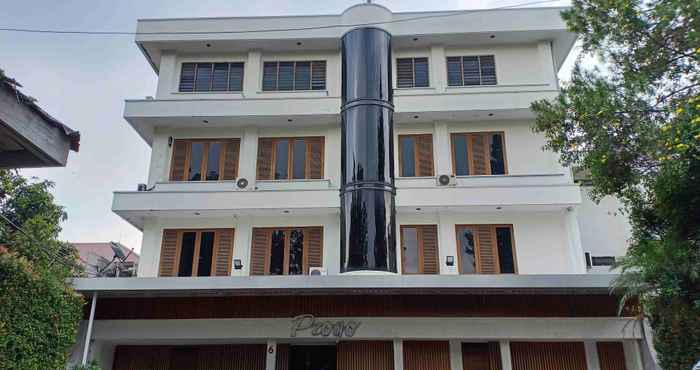 Bangunan Hotel Progo