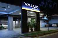 ภายนอกอาคาร Value Hotel Thomson